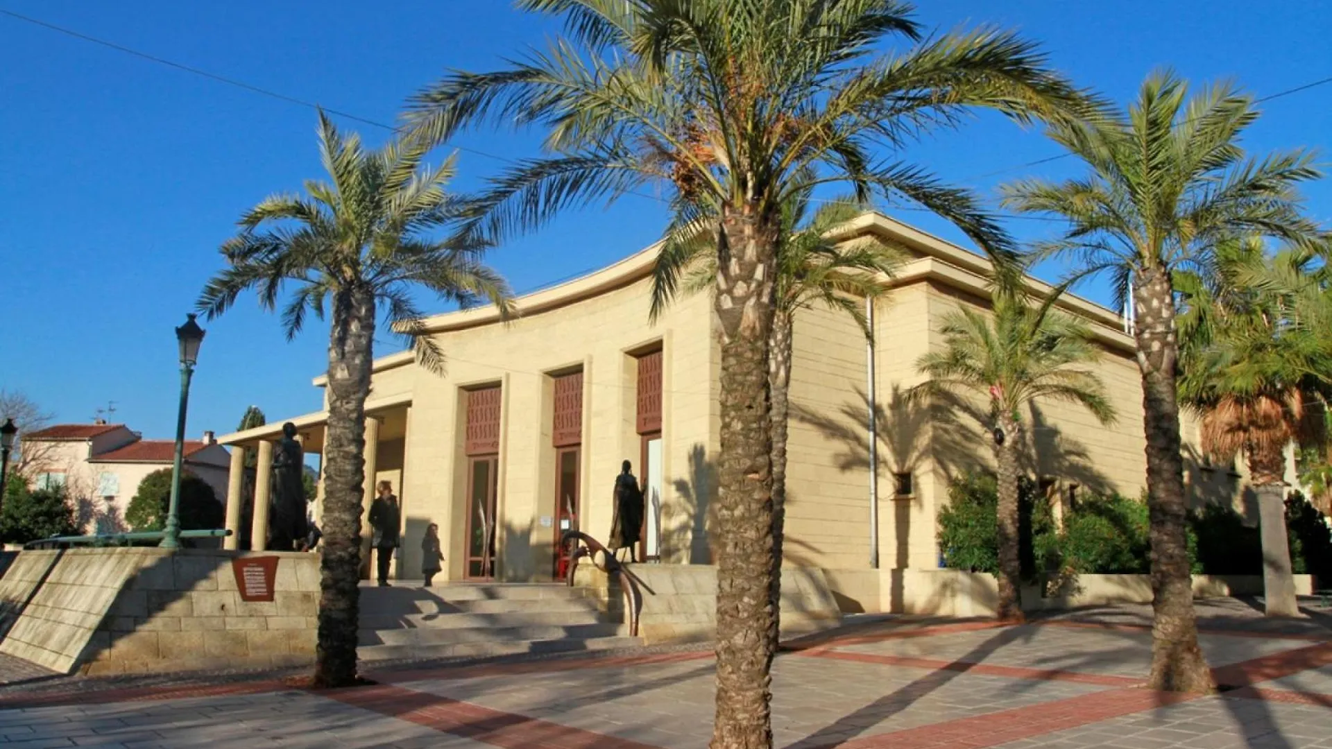 T2 Neuf Et Calme Au Coeur De Sanary Avec Terrasse Et Box Apartment